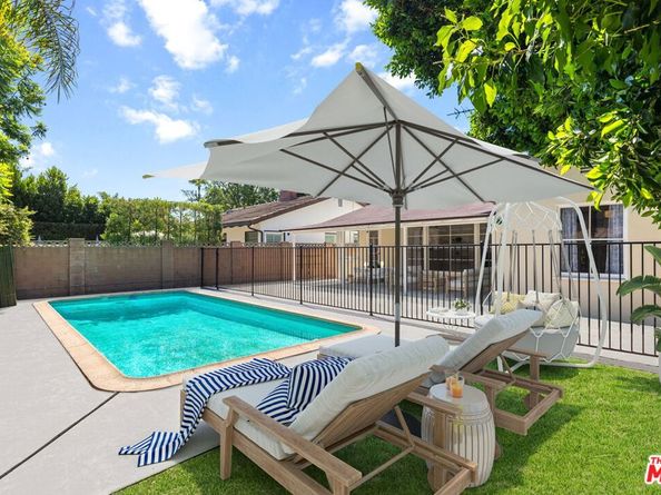 15519 Huston Street, Encino CA 91436