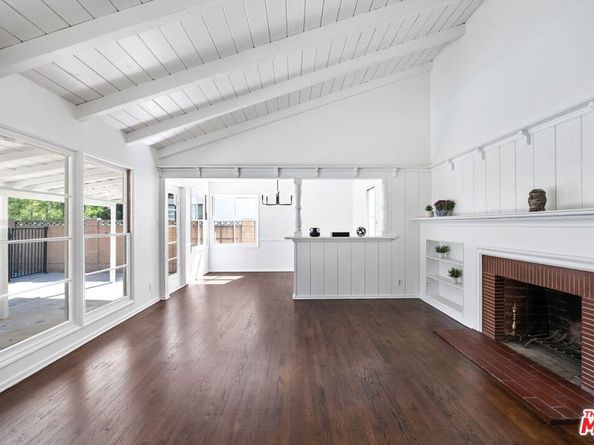 15519 Huston Street, Encino CA 91436