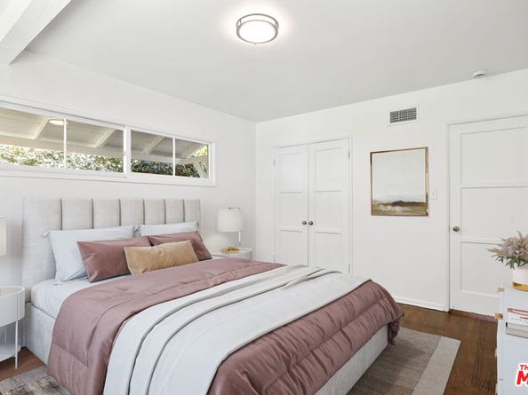 15519 Huston Street, Encino CA 91436
