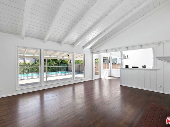 15519 Huston Street, Encino CA 91436