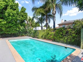 15519 Huston Street, Encino CA 91436