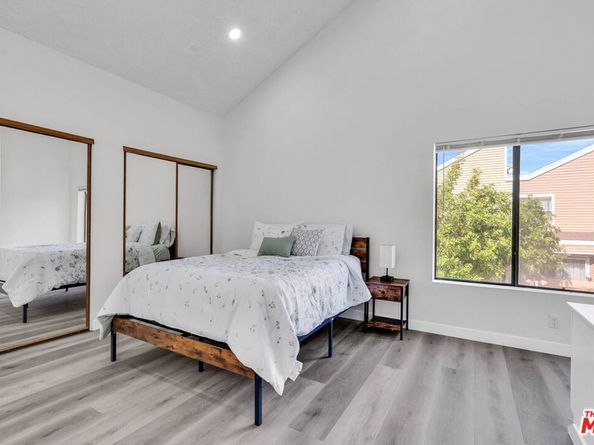 15125 Nordhoff Street 20, North Hills CA 91343