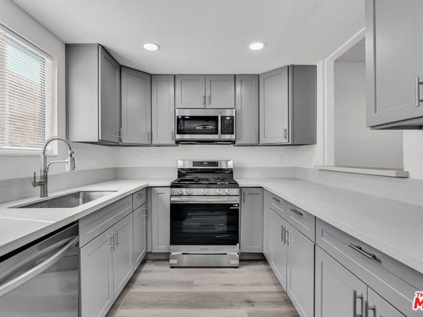15125 Nordhoff Street 20, North Hills CA 91343