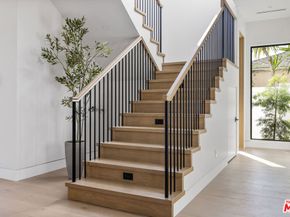4220 Kenyon Avenue, Los Angeles CA 90066