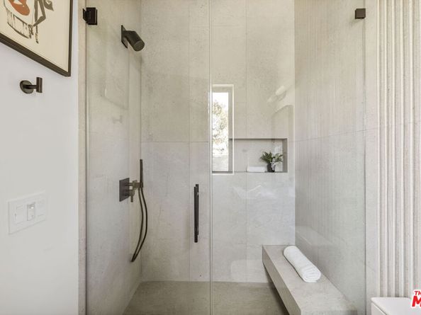 4220 Kenyon Avenue, Los Angeles CA 90066