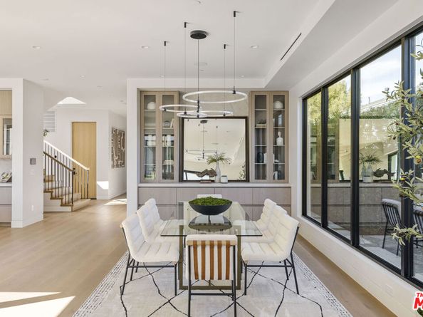 4220 Kenyon Avenue, Los Angeles CA 90066