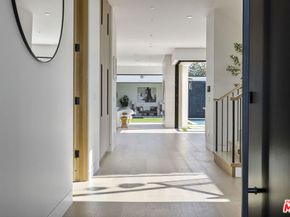 4220 Kenyon Avenue, Los Angeles CA 90066