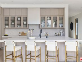 4220 Kenyon Avenue, Los Angeles CA 90066