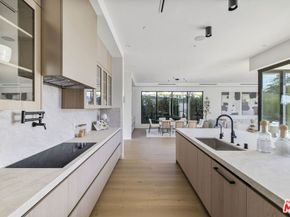 4220 Kenyon Avenue, Los Angeles CA 90066