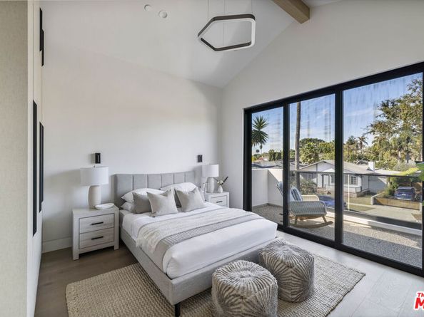4220 Kenyon Avenue, Los Angeles CA 90066