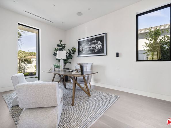 4220 Kenyon Avenue, Los Angeles CA 90066