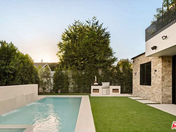 11556 Blix Street, Valley Village CA 91602