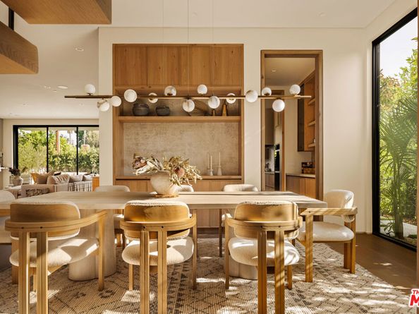 11556 Blix Street, Valley Village CA 91602