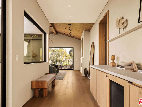 11556 Blix Street, Valley Village CA 91602