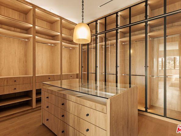 11556 Blix Street, Valley Village CA 91602