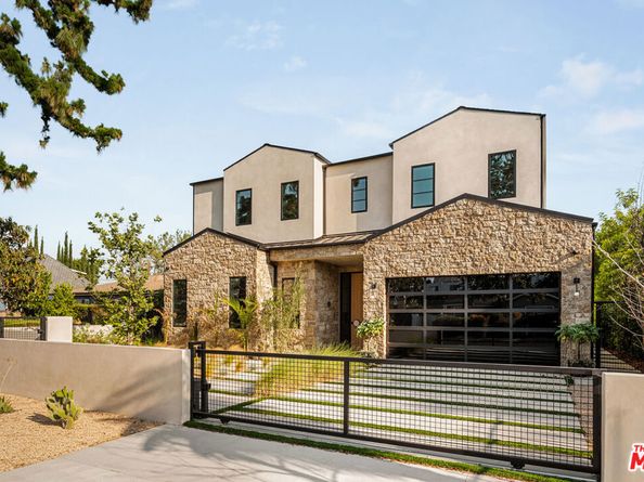 11556 Blix Street, Valley Village CA 91602