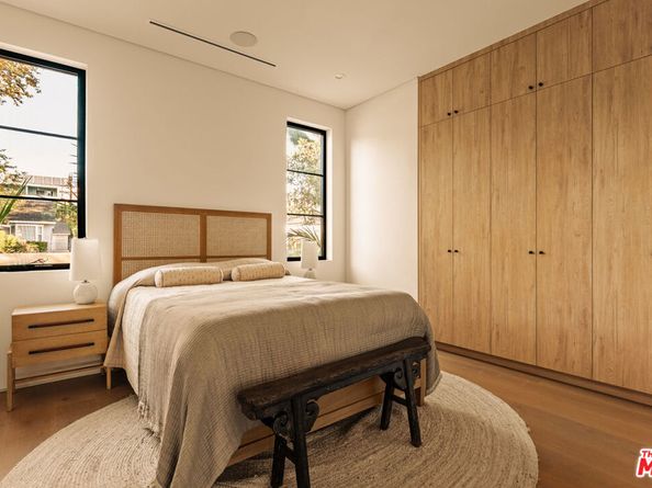 11556 Blix Street, Valley Village CA 91602