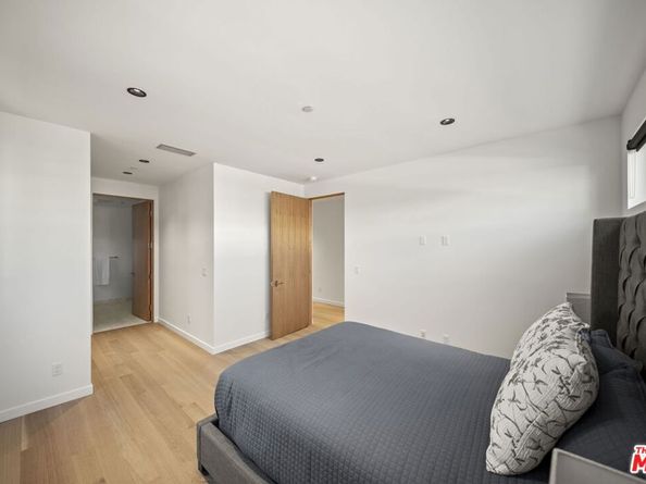 212 Bay Street 101, Santa Monica CA 90405