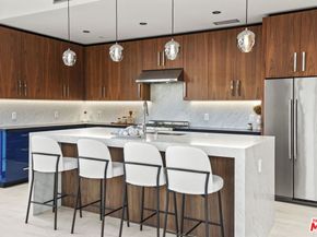 212 Bay Street 101, Santa Monica CA 90405