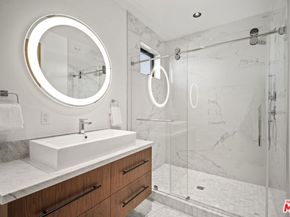 212 Bay Street 101, Santa Monica CA 90405