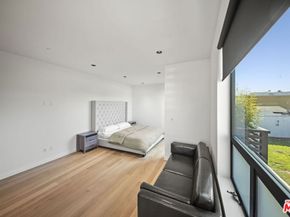 212 Bay Street 101, Santa Monica CA 90405