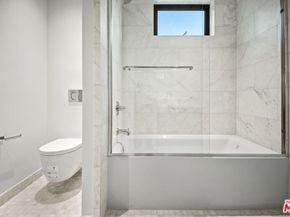 212 Bay Street 101, Santa Monica CA 90405