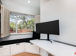 933 17th Street 14, Santa Monica CA 90403