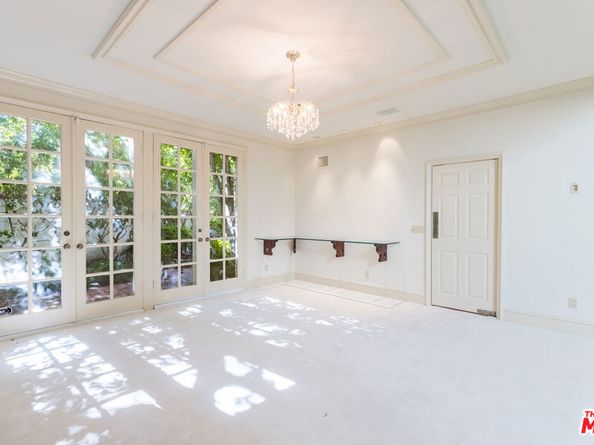 12386 Ridge Circle, Los Angeles CA 90049