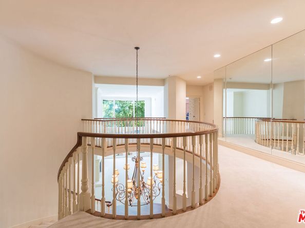 12386 Ridge Circle, Los Angeles CA 90049