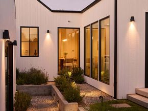 7841 Stewart Avenue, Los Angeles CA 90045