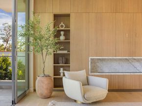 634 Moreno Avenue, Los Angeles CA 90049