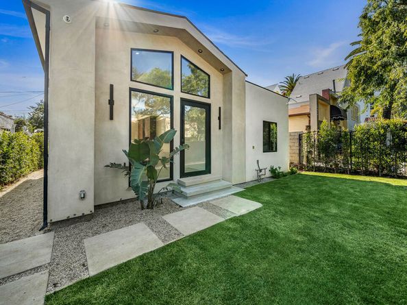 8982 Norma Place, West Hollywood CA 90069