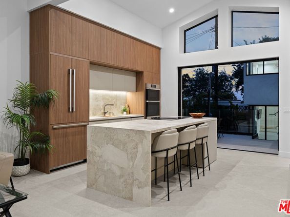 8982 Norma Place, West Hollywood CA 90069