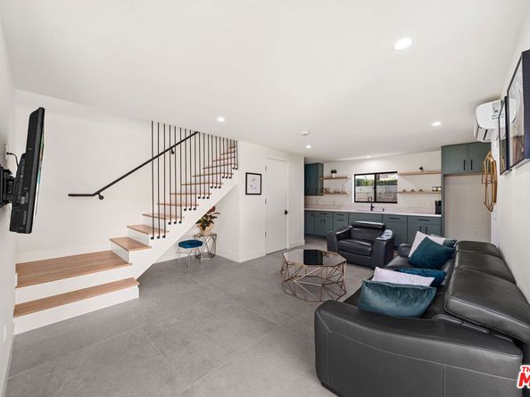 8982 Norma Place, West Hollywood CA 90069