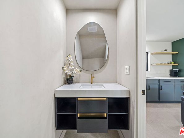 8982 Norma Place, West Hollywood CA 90069