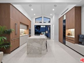 8982 Norma Place, West Hollywood CA 90069