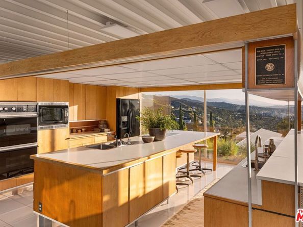 1635 Woods Drive, Los Angeles CA 90069