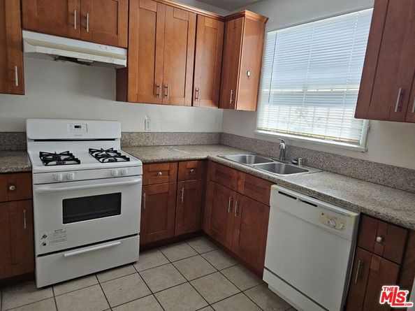 1824 S Wilton Place, Los Angeles CA 90019