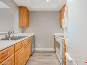 501 Palisades Drive 110, Pacific Palisades CA 90272