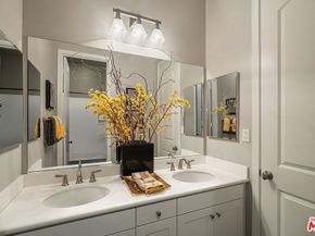 4964 Hydepark Drive, Agoura Hills CA 91301