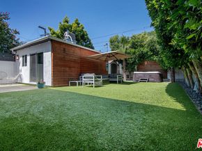 2843 S Holt Avenue, Los Angeles CA 90034