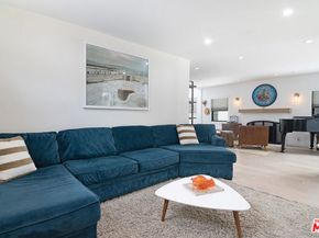 2843 S Holt Avenue, Los Angeles CA 90034