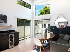 2843 S Holt Avenue, Los Angeles CA 90034