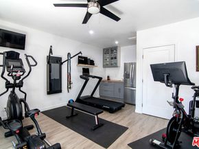 2843 S Holt Avenue, Los Angeles CA 90034