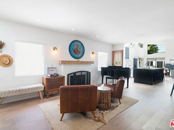 2843 S Holt Avenue, Los Angeles CA 90034