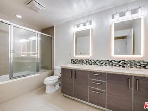 966 S St Andrews Place 104, Los Angeles CA 90019