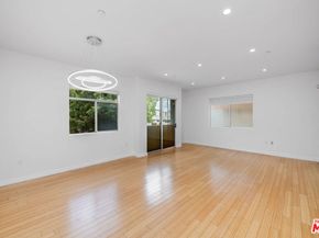 966 S St Andrews Place 104, Los Angeles CA 90019