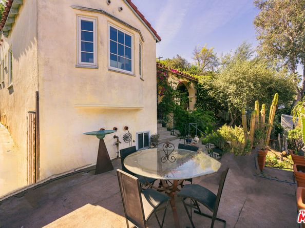 3916 Scandia Way, Los Angeles CA 90065