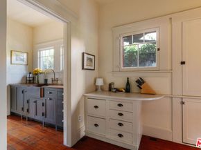 2915 S Budlong Avenue, Los Angeles CA 90007