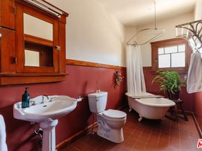 2915 S Budlong Avenue, Los Angeles CA 90007